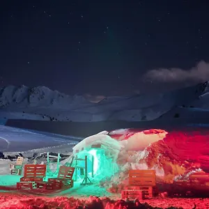 Village Igloo Hotel